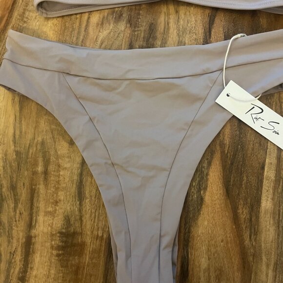 UNWORN Beach Riot highwaisted purple bikini - Picture 3 of 5